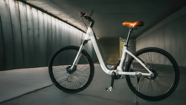 Imagen de una bicicleta urbana plegable moderna y compacta.